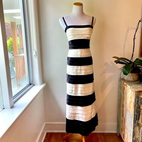 BCBG MaxAzria evening gown, size 4 - Picture 1 of 6